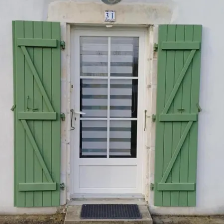 Maison Calme Au Bord De L'eau Дом отдыха *