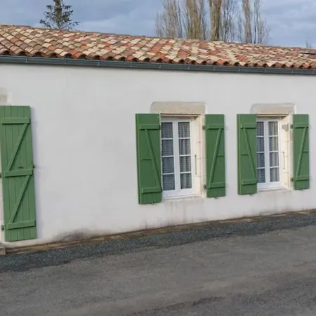 Maison Calme Au Bord De L'eau Marans (Charente-Maritime)