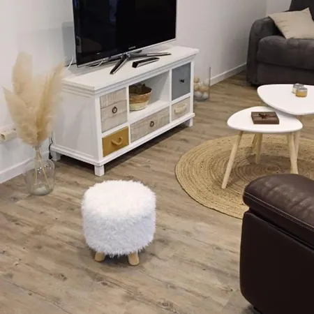 Дом отдыха Maison Calme Au Bord De L'eau Маран