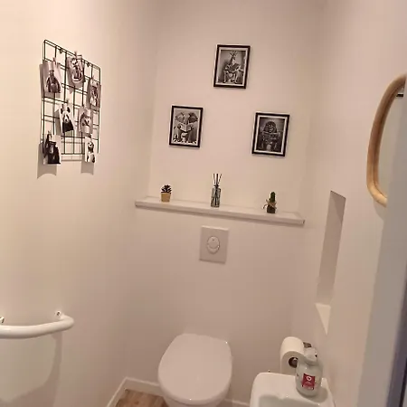 Дом отдыха Maison Calme Au Bord De L'eau Маран