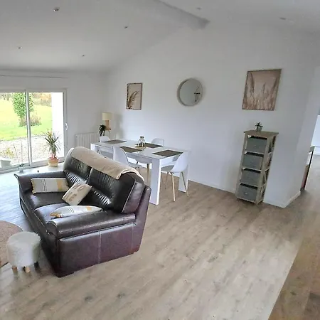 Maison Calme Au Bord De L'eau