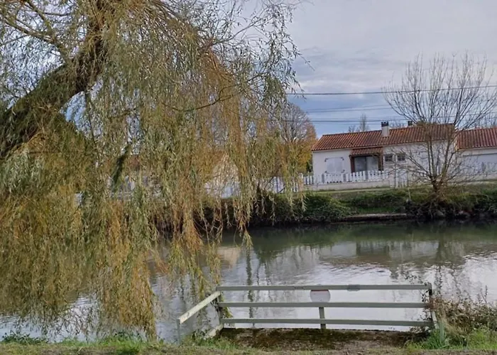 度假居 Maison Calme Au Bord De L'eau 马朗