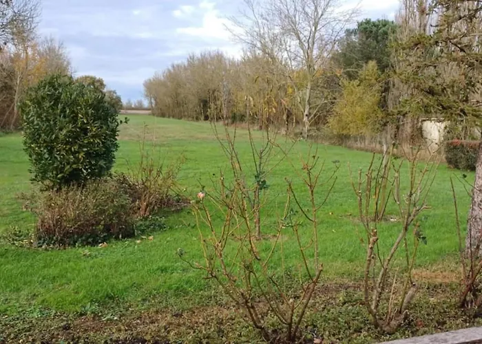 Maison Calme Au Bord De L'eau *