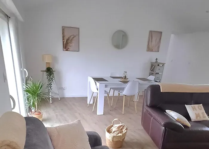 Maison Calme Au Bord De L'eau 度假居 *