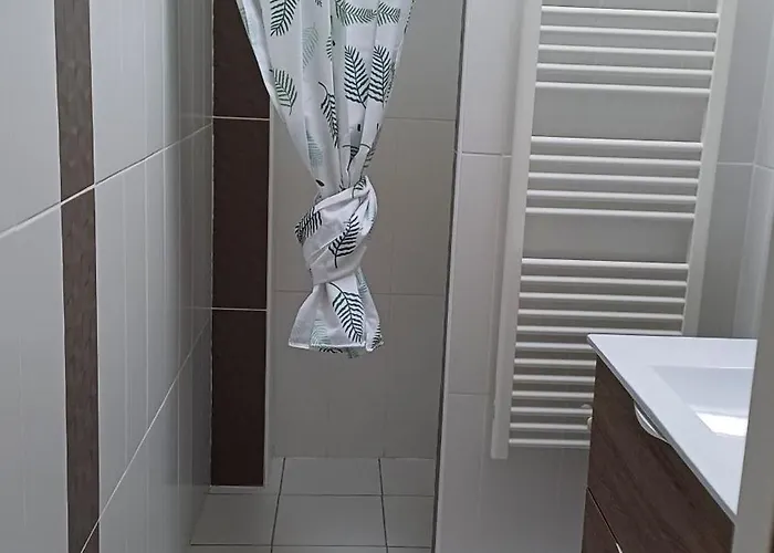 Maison Calme Au Bord De L'eau